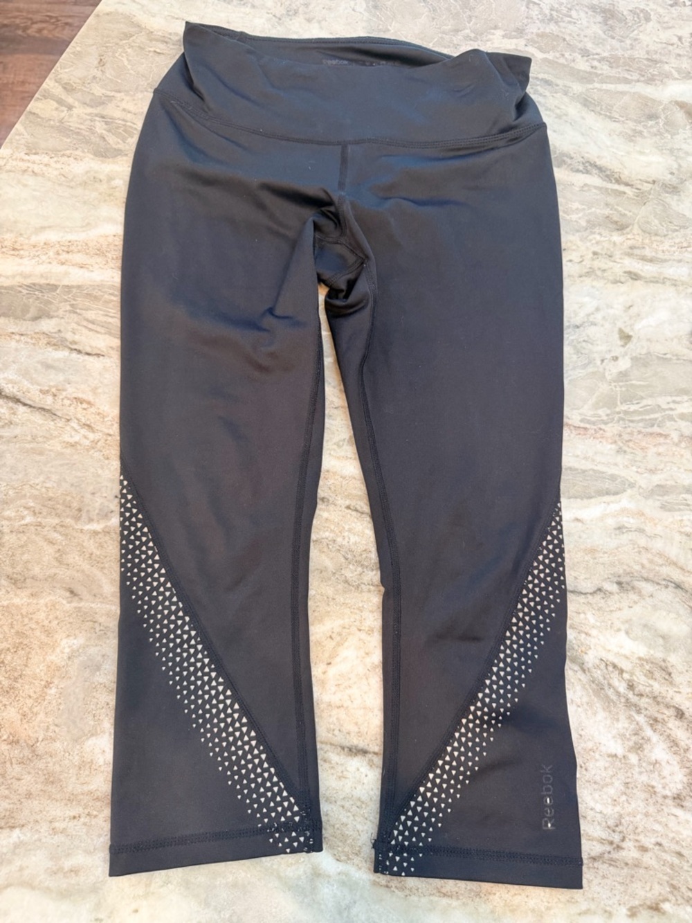 Reebok Black Cropped Leggings Small Mesh Panel Athletic Capri Workout Pants